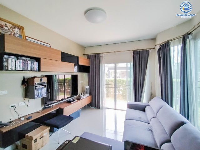 *****บ้านเดี่ยวมือสองย่านนนทบุรีฯ ม.เพอร์เฟคเพลส รัตนาธิเบศร์ หลังมุมจากแบนด์ Property Perfect เนื้อที่กว้างขวางมากถึง 64.10 ตร.ว.  ฟังก์ชัน 3 ห้องนอน 3 ห้องน้ำ ที่จอดรถ 2 คัน ฟรี! เครื่องปรับอากาศ 3 เครื่องพร้อมเข้าอยู่! บนทำเลใกล้รถไฟฟ้าสายสีม่วง "สถานีไทรม้า" และจุดขึ้นทางด่วน "งามวงศ์วาน"